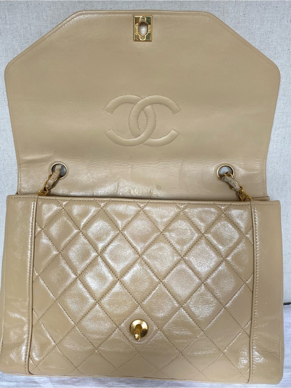 Vintage ✨ CHANEL ✨ Diana Quilted Flap Bag CC Chain Shoulder Bag Medium Authentic - Picture 7 of 13